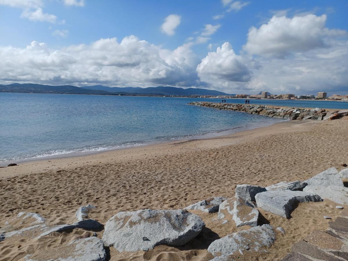 Appart Cosy En Bord De Mer - Port Santia Lucia St Raphael Saint-Raphaël Extérieur photo